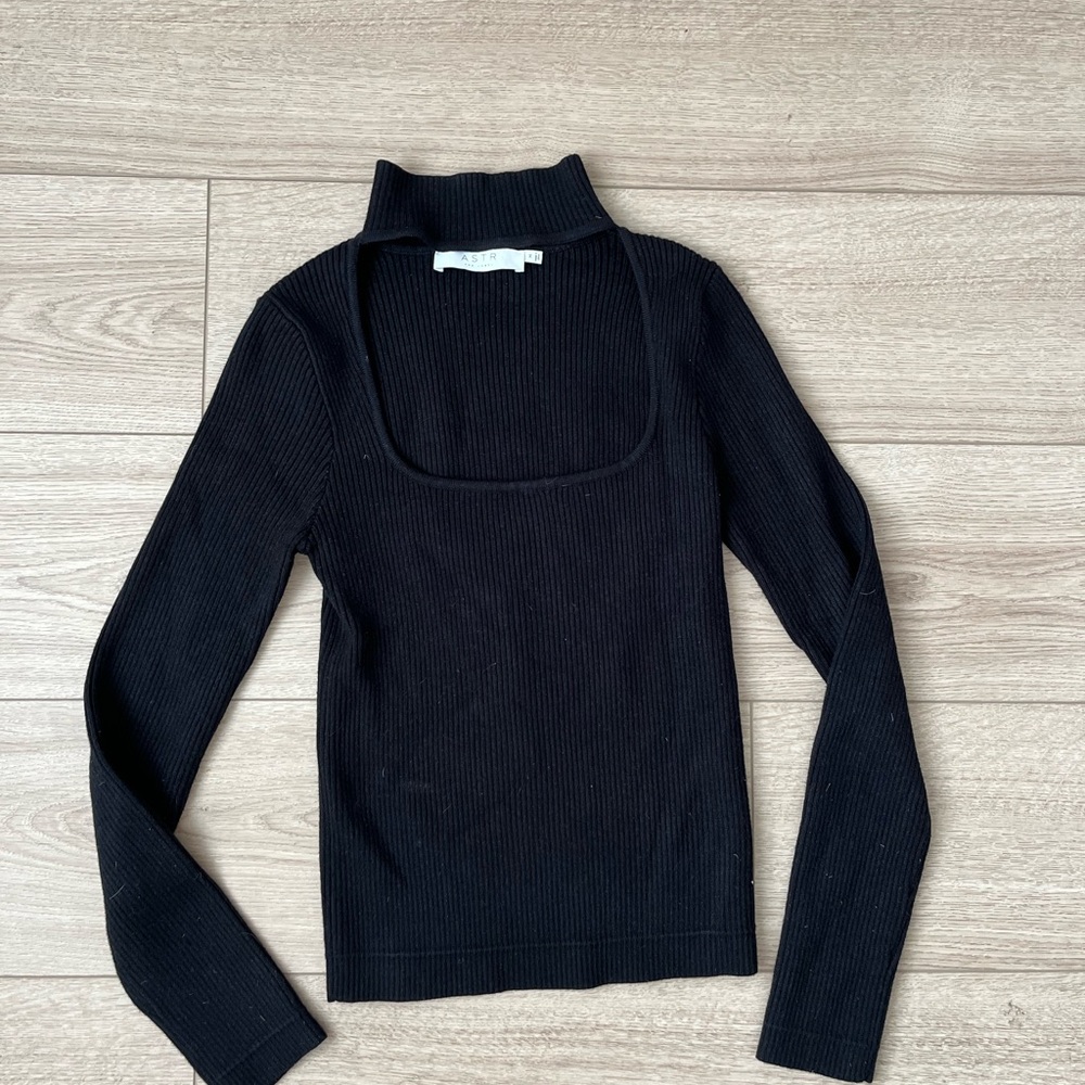 ASTR The Label Gray Ribbed Knit Top